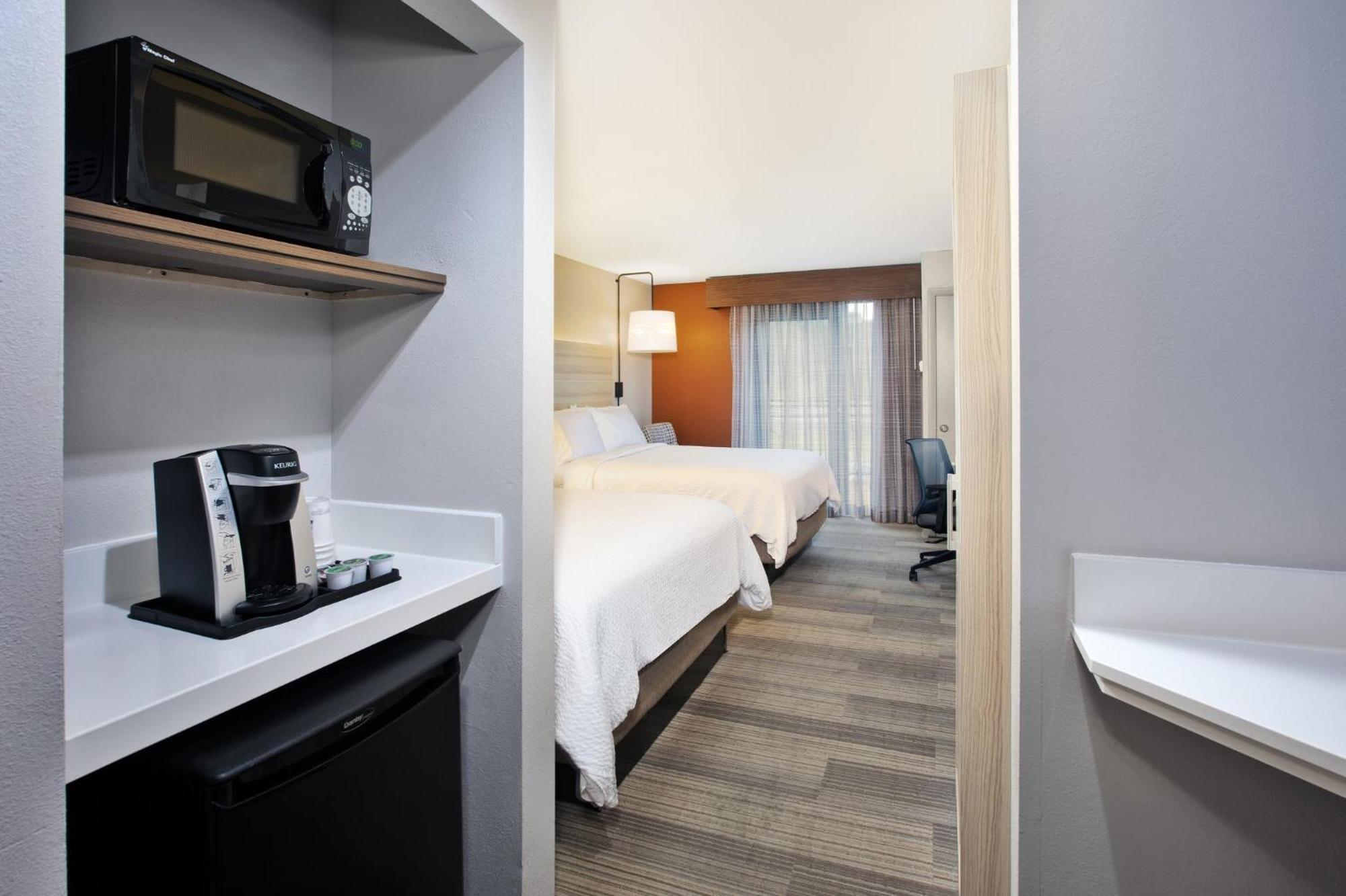Holiday Inn Express Hotel & Suites Athens By Ihg Exterior photo