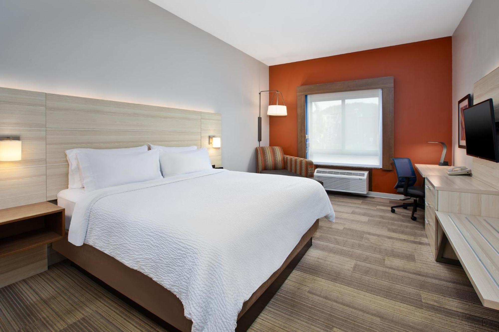 Holiday Inn Express Hotel & Suites Athens By Ihg Exterior photo