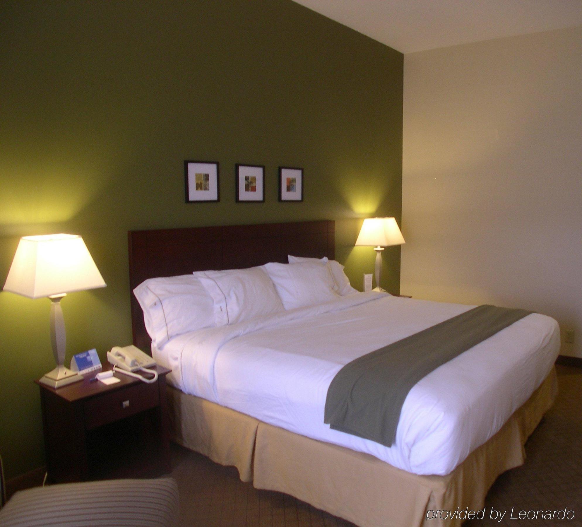Holiday Inn Express Hotel & Suites Athens, An Ihg Hotel Room photo