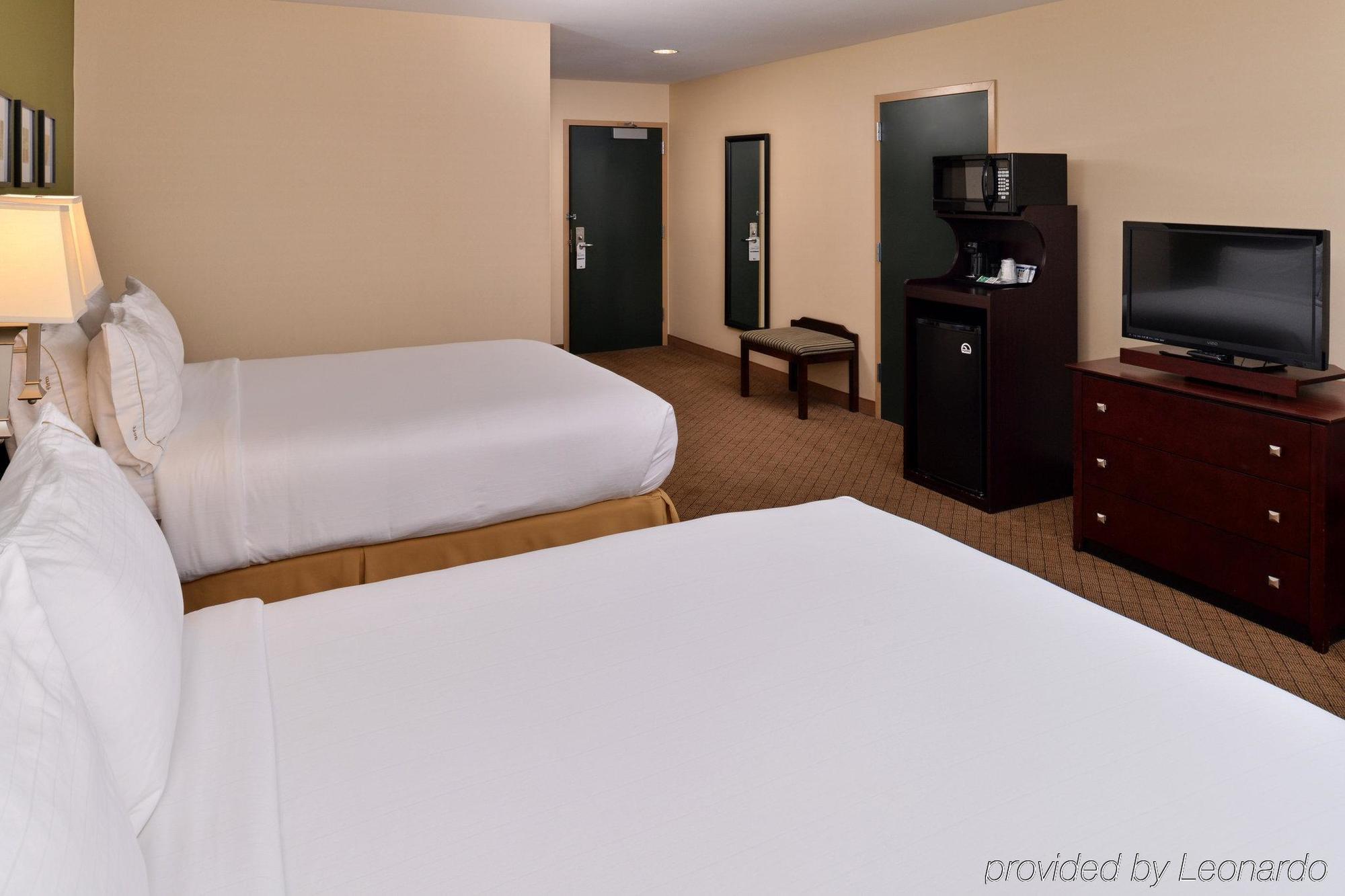 Holiday Inn Express Hotel & Suites Athens By Ihg Exterior photo